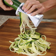 野菜をパスタのように仕上げる「ベジッティ」でヘルシースパゲッティ